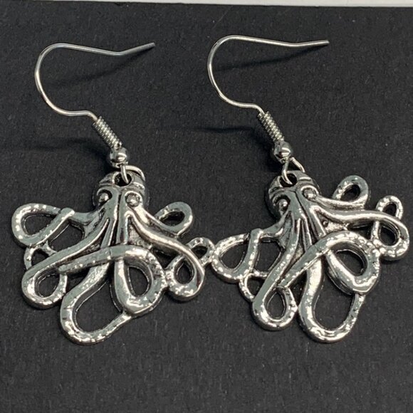 Octopus Earring, Gift, Octopus Jewelry, Marine Animal Earring, Ocean Earring - Picture 1 of 5